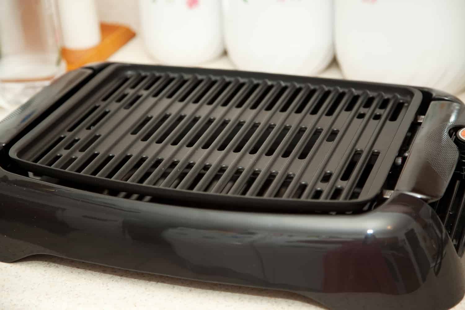What Is The Best Indoor Smokeless Electric Grill in 2020? - Grillsimply