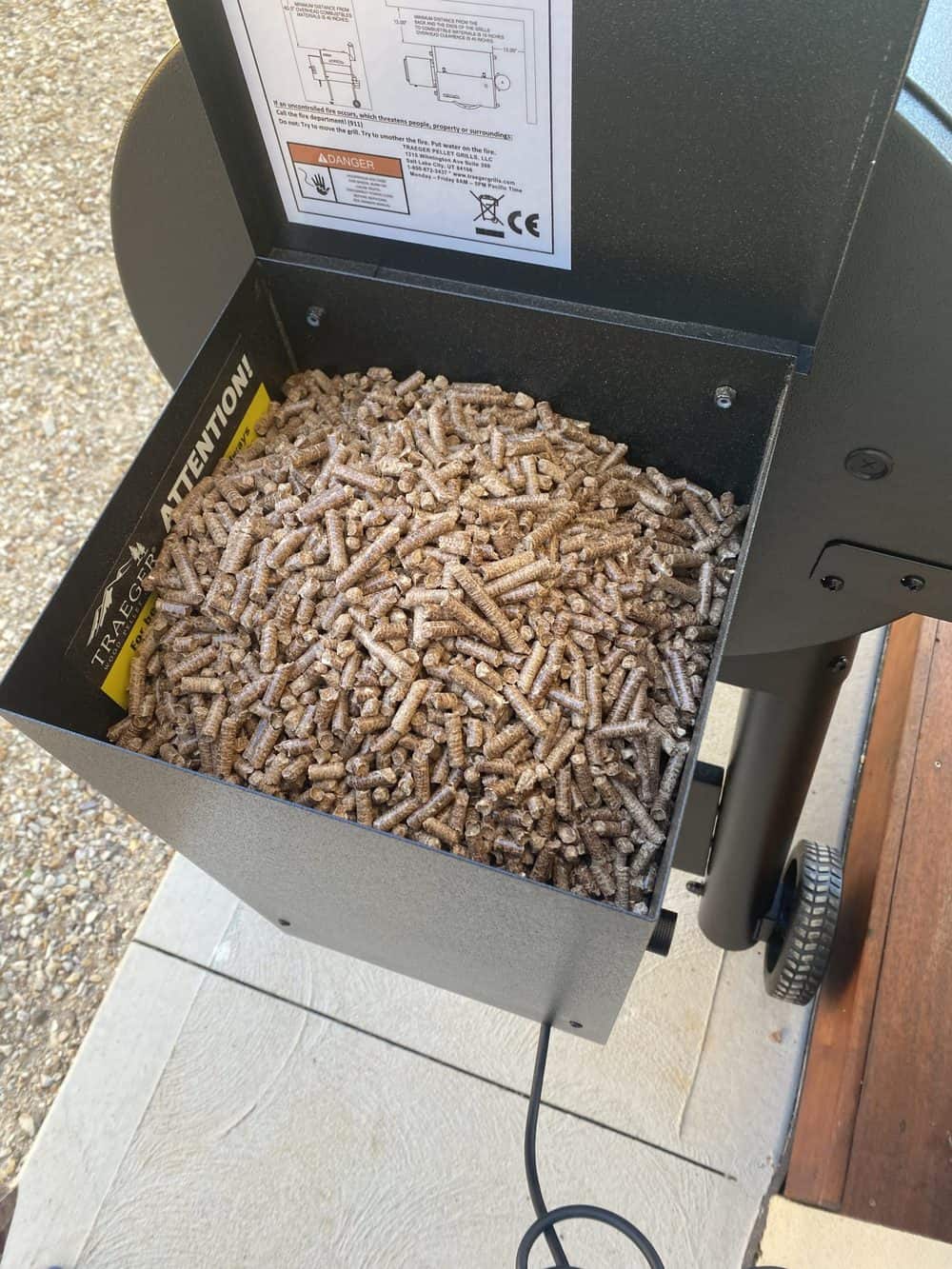 Can You Leave Pellets In The Hopper? GrillSimply